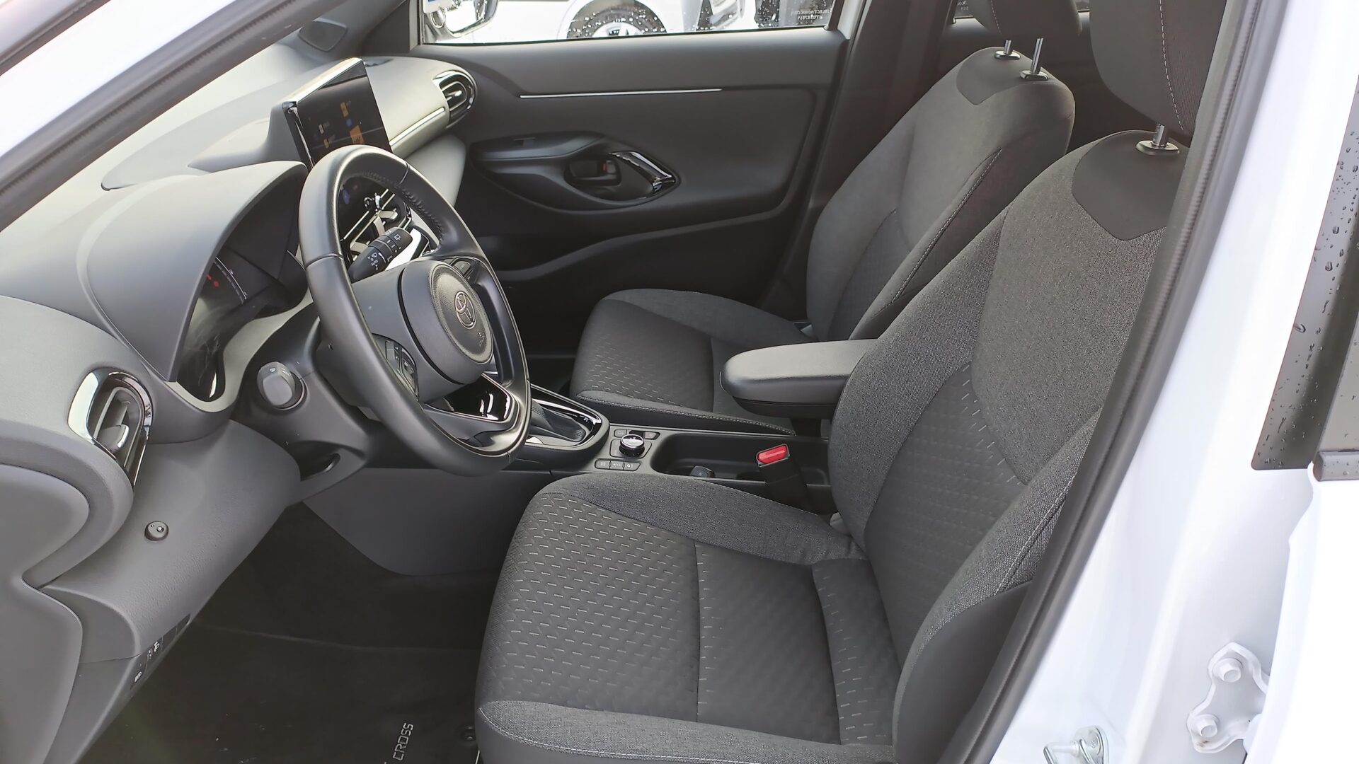 Toyota Yaris Cross - zdjęcie 15