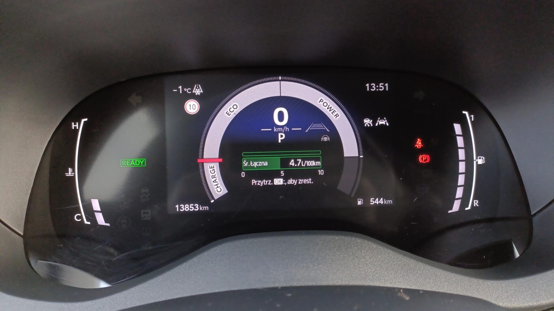 Toyota Yaris Cross - zdjęcie 17