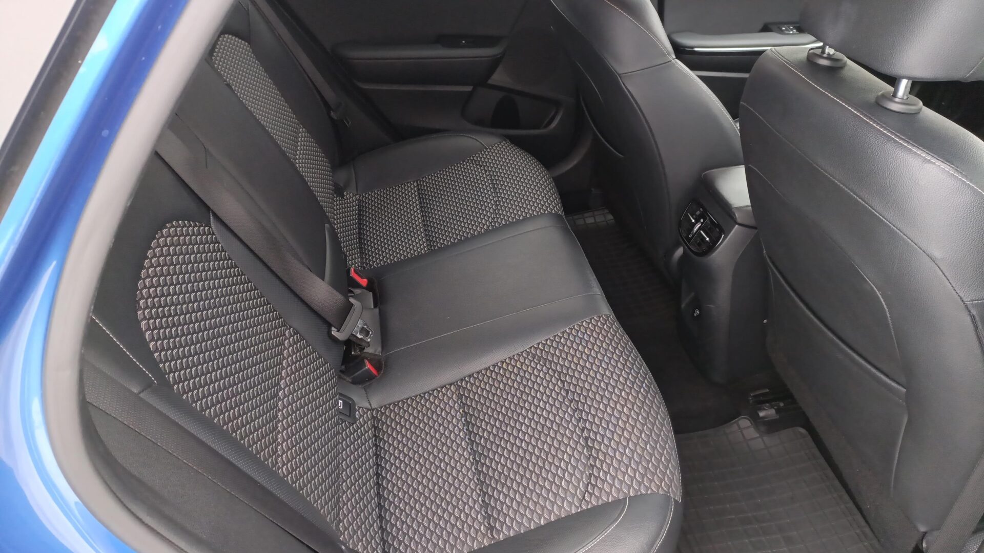 Kia XCeed - zdjęcie 10