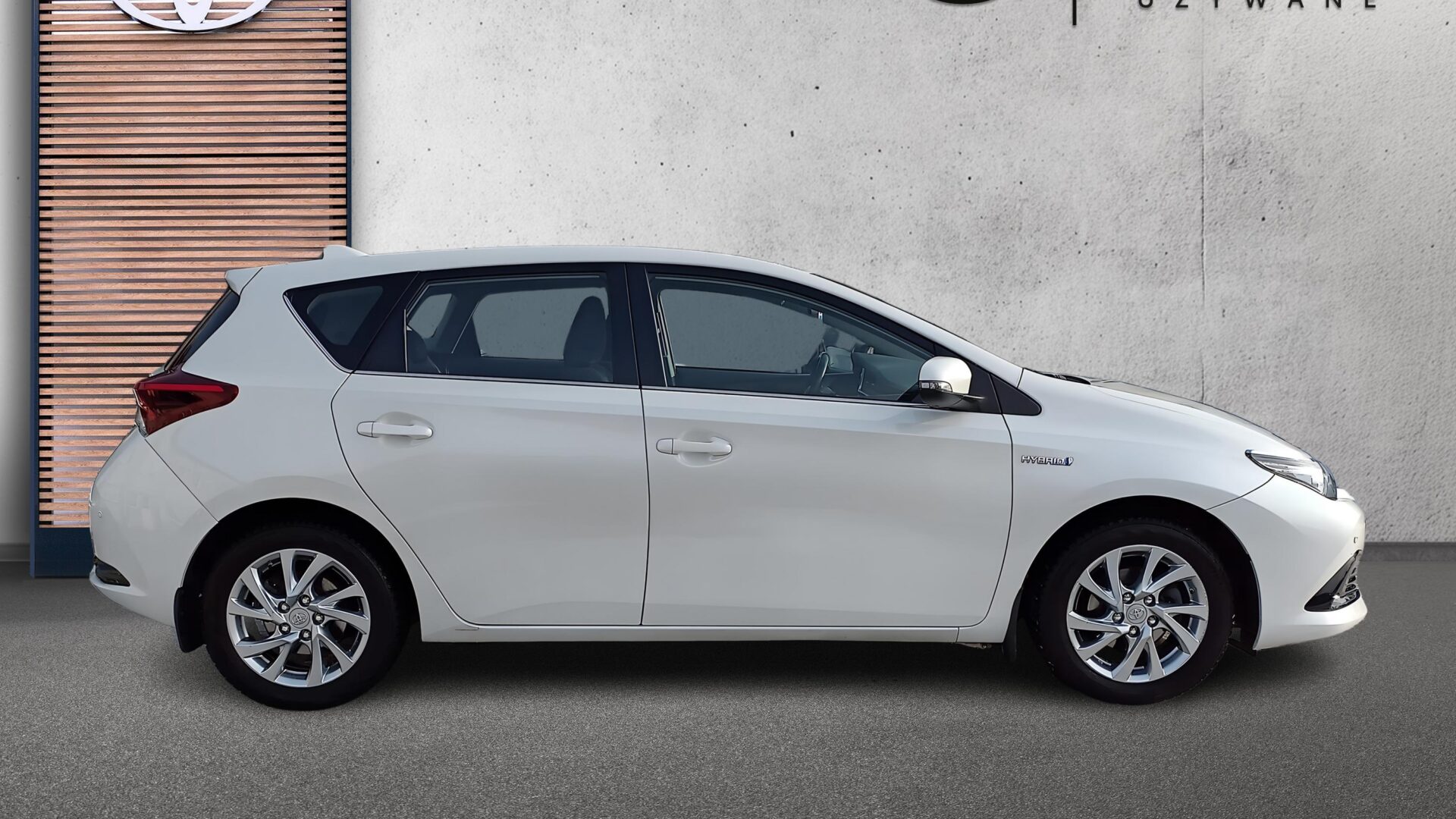 Toyota Auris - zdjęcie 6