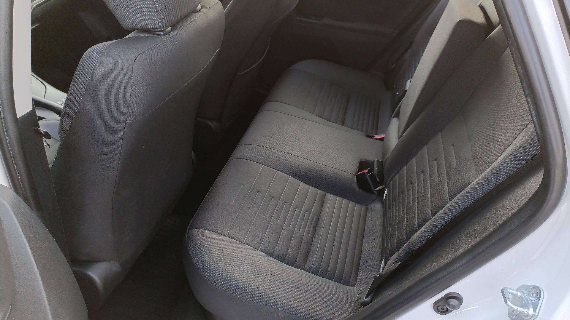 Toyota Auris - zdjęcie 10