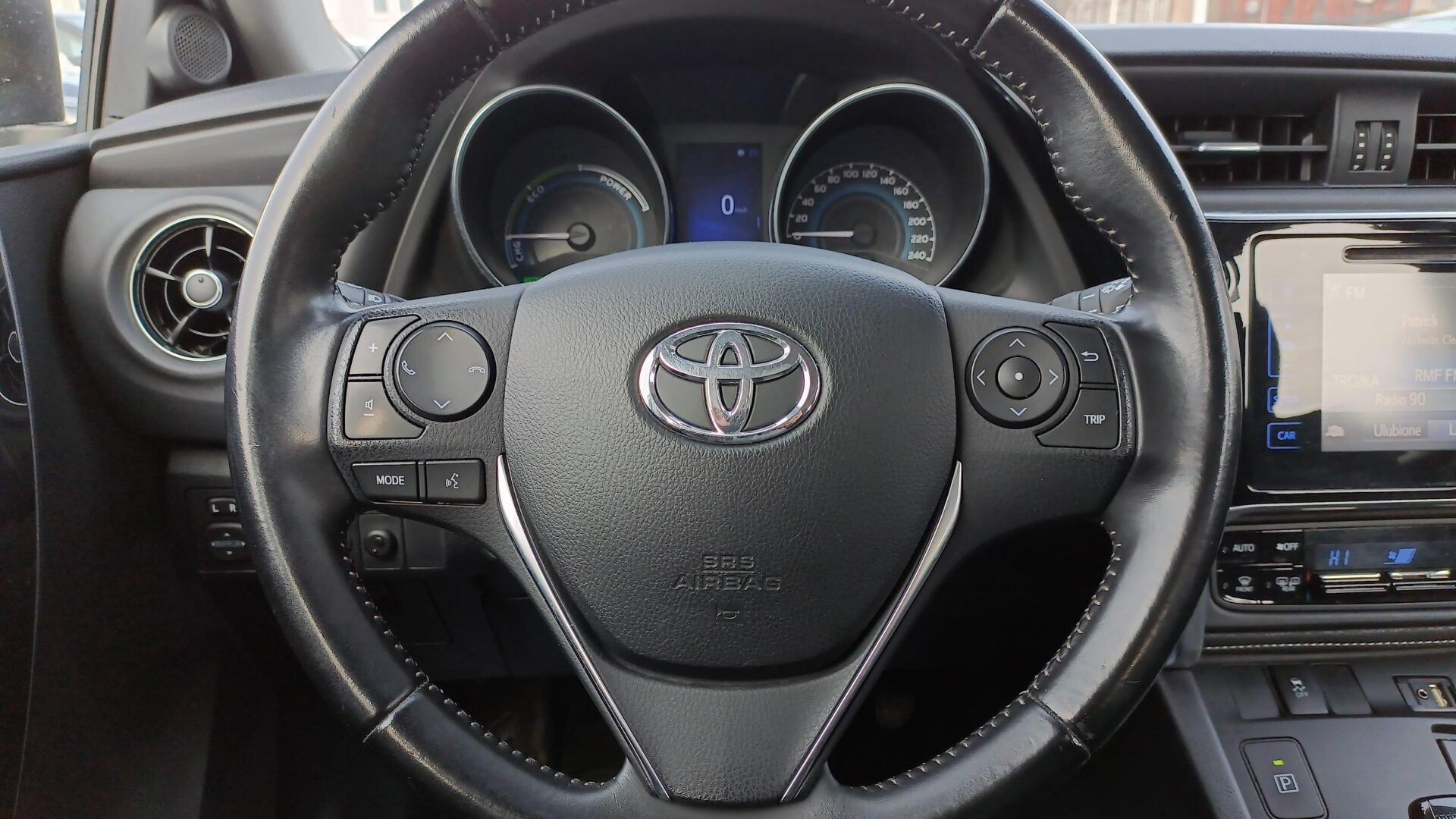 Toyota Auris - zdjęcie 15