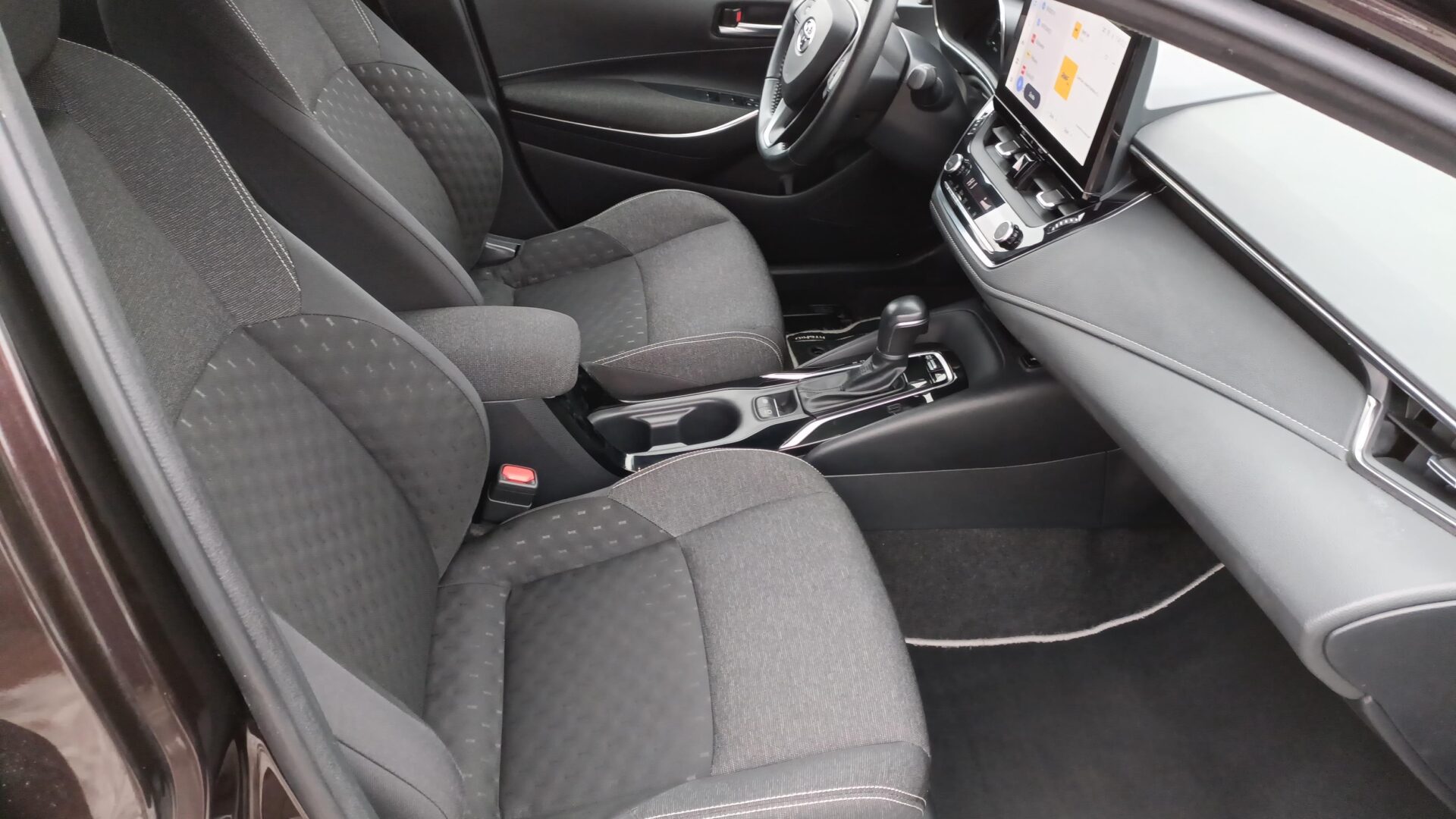 Toyota Corolla - zdjęcie 12