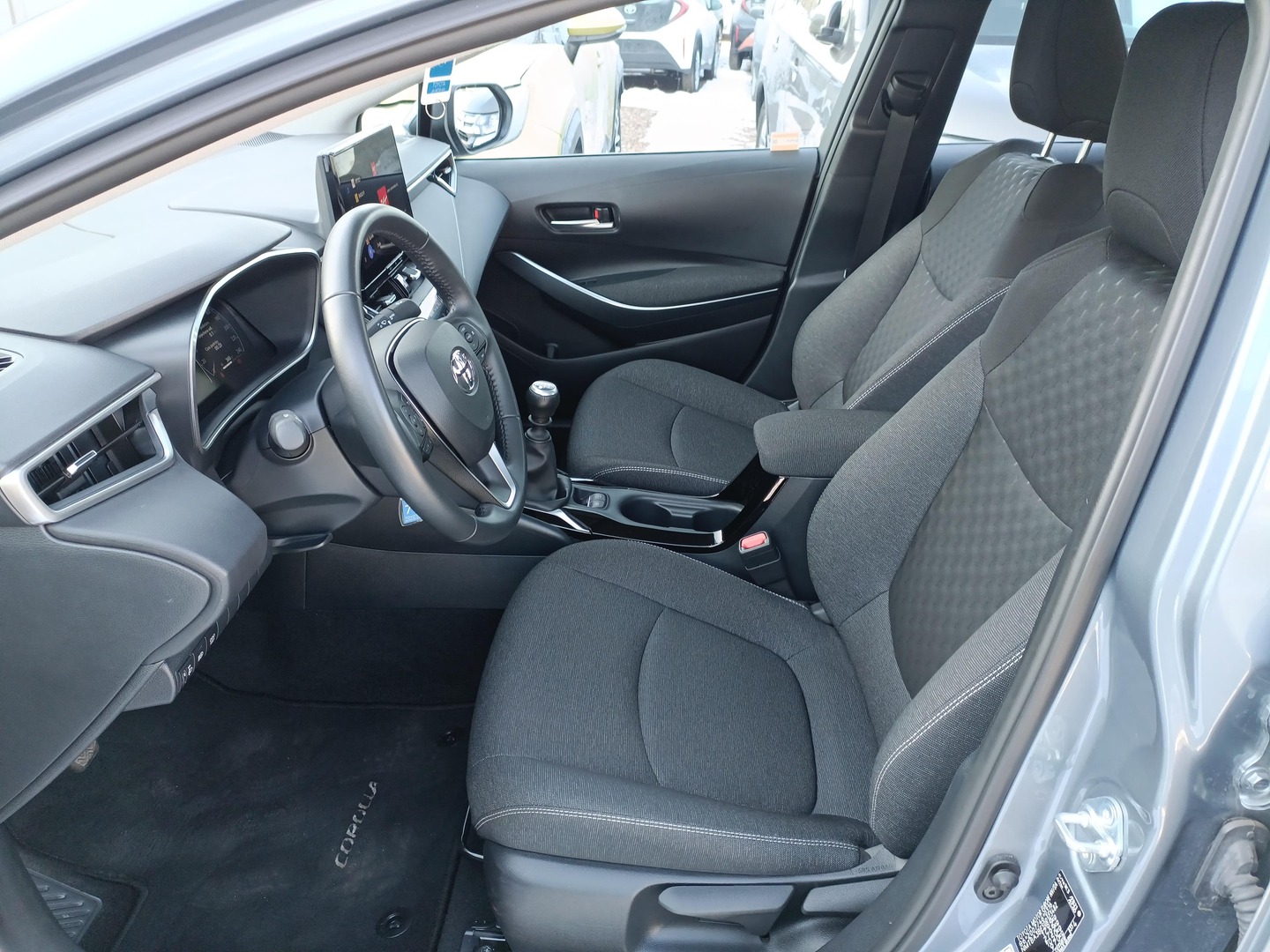 Toyota Corolla - zdjęcie 9