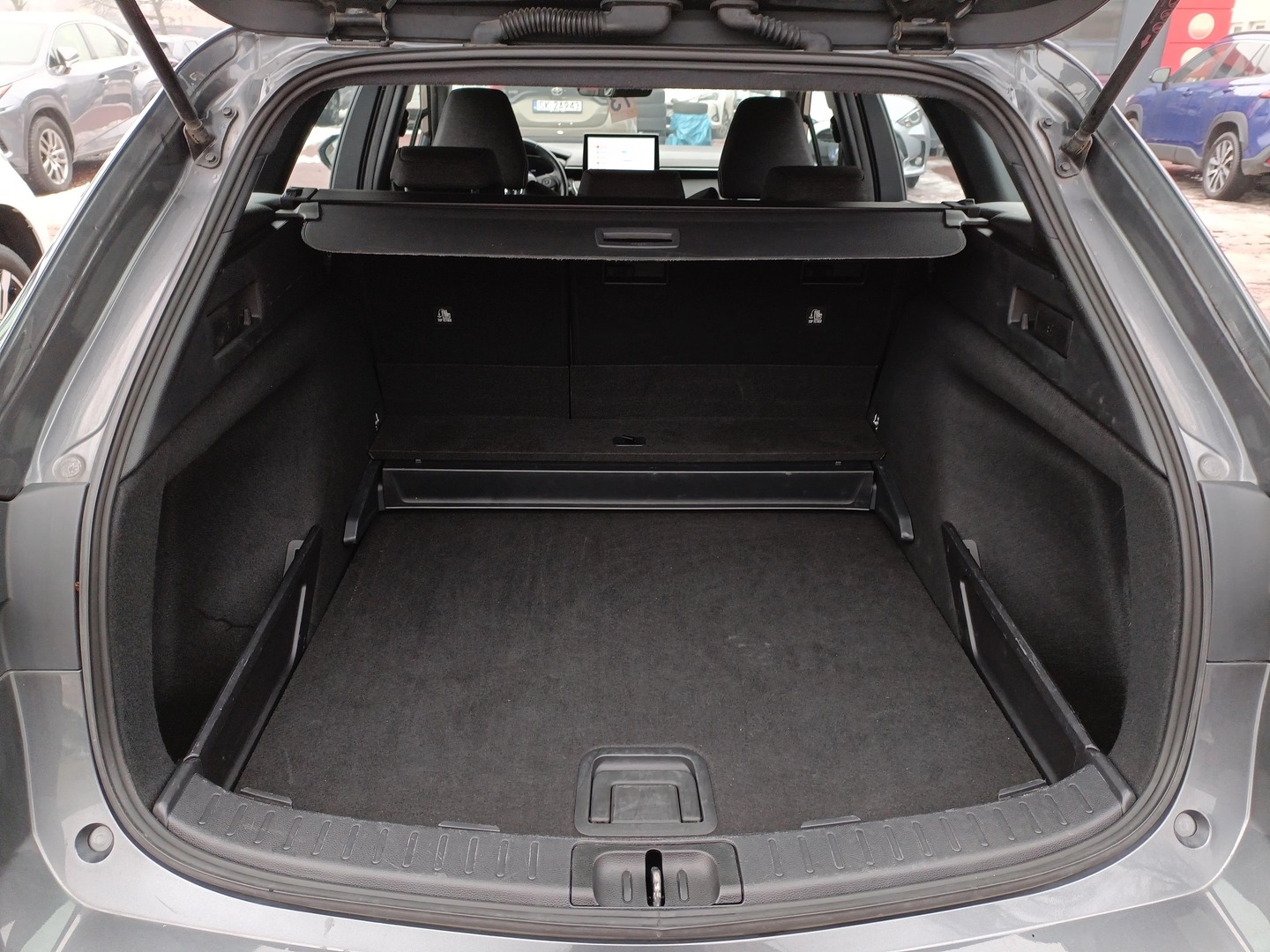 Toyota Corolla - zdjęcie 18