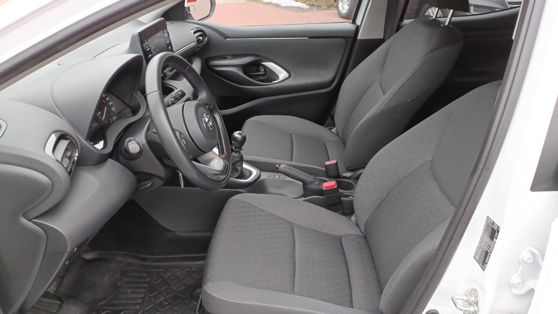 Toyota Yaris - zdjęcie 10