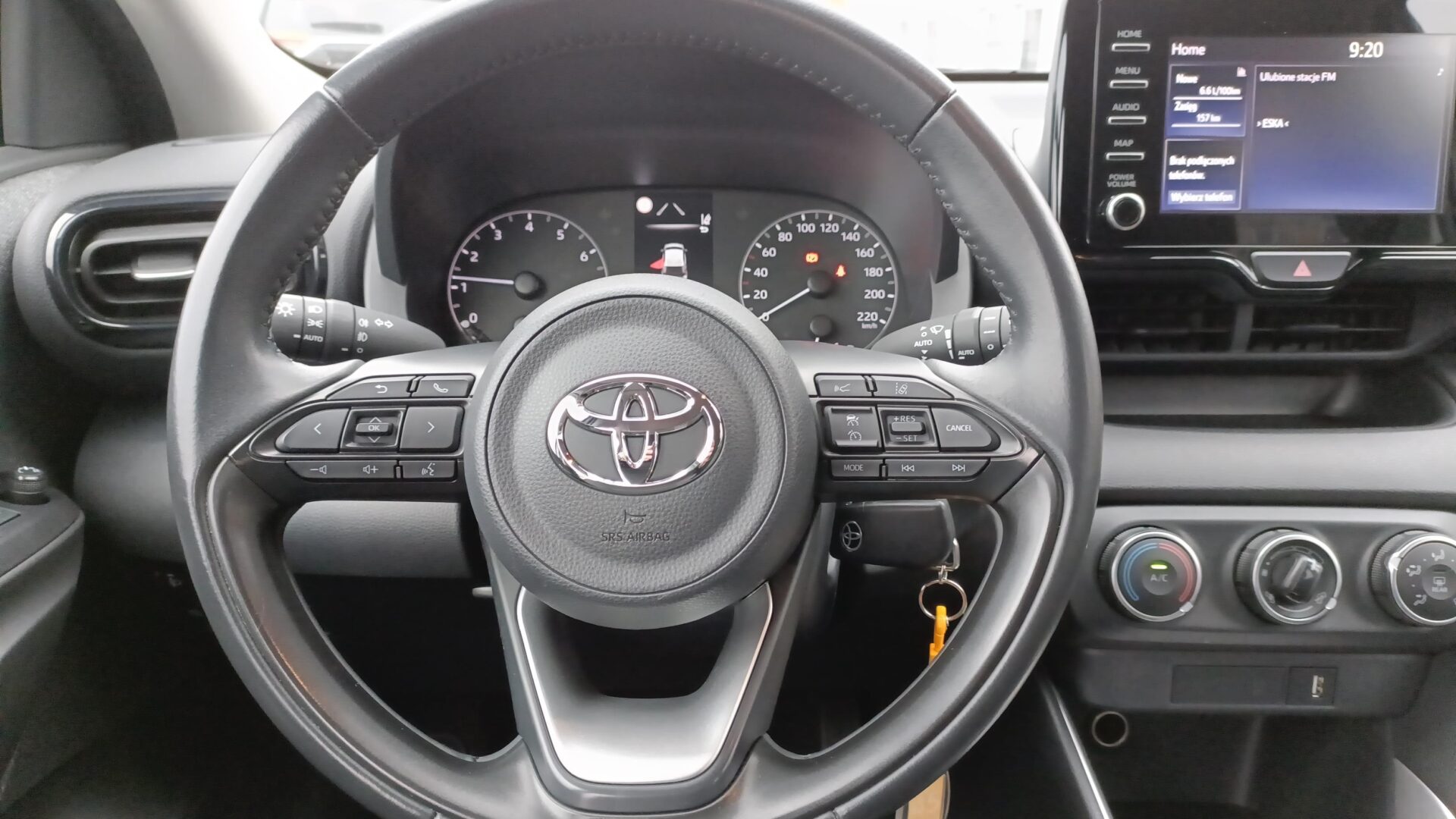 Toyota Yaris - zdjęcie 15