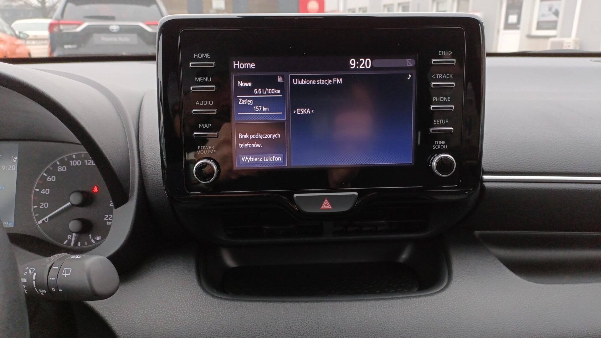 Toyota Yaris - zdjęcie 17