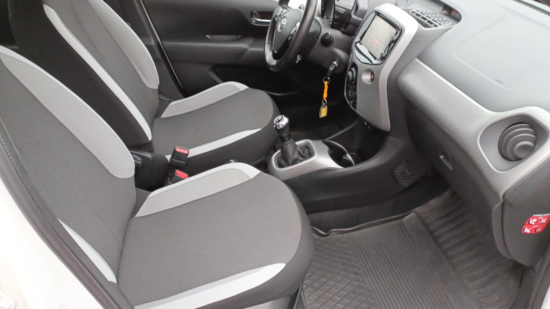 Toyota Aygo - zdjęcie 12