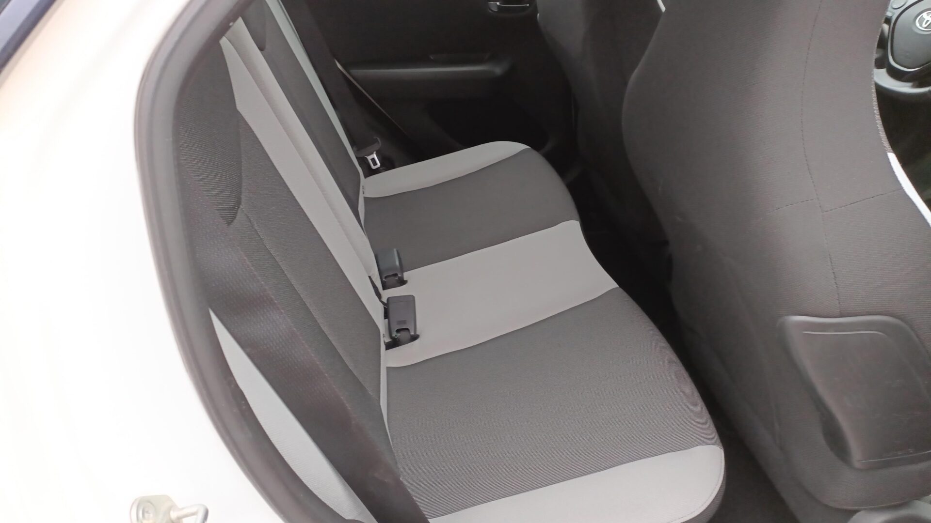 Toyota Aygo - zdjęcie 13