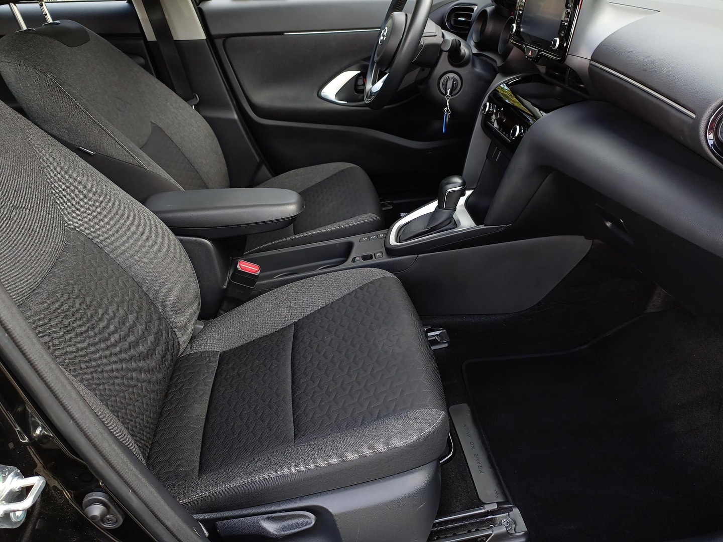 Toyota Yaris Cross - zdjęcie 11