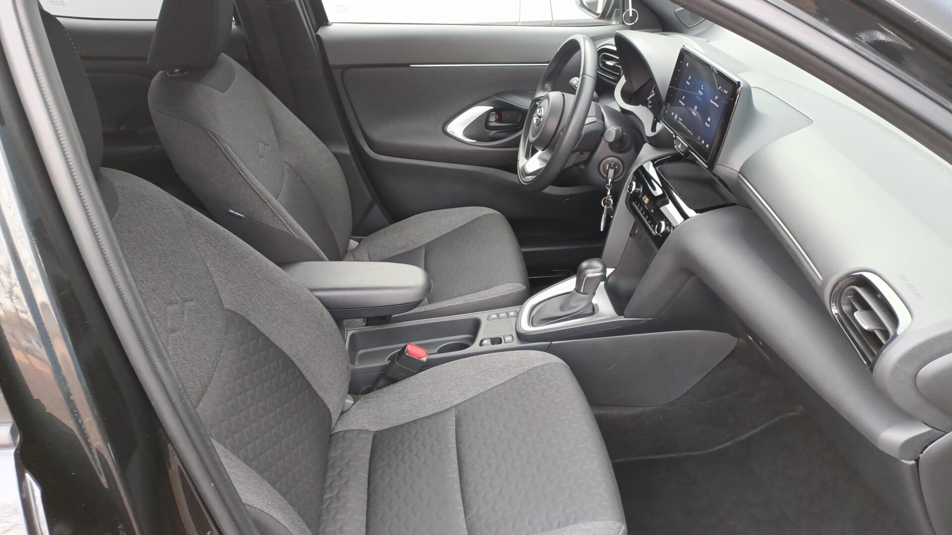 Toyota Yaris Cross - zdjęcie 11