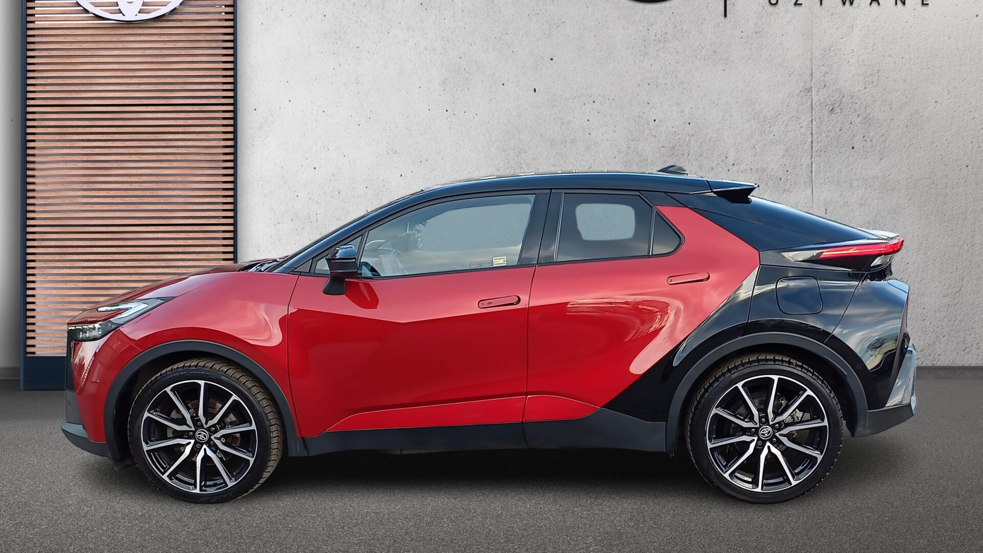 Toyota C-HR - zdjęcie 2