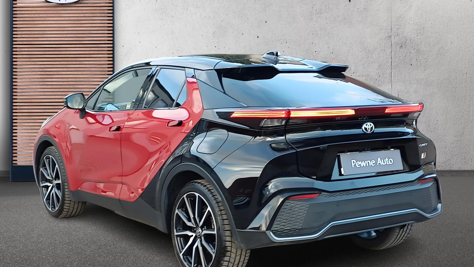 Toyota C-HR - zdjęcie 3