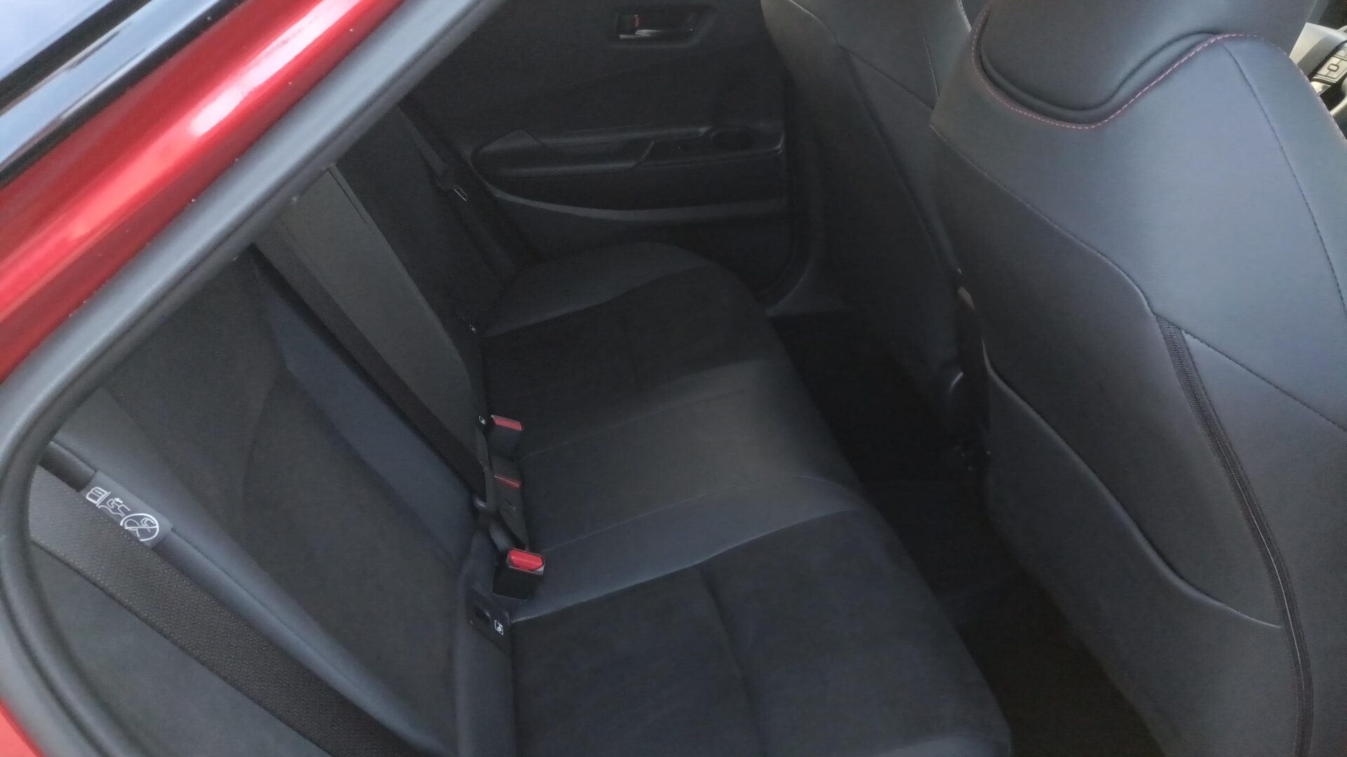 Toyota C-HR - zdjęcie 12