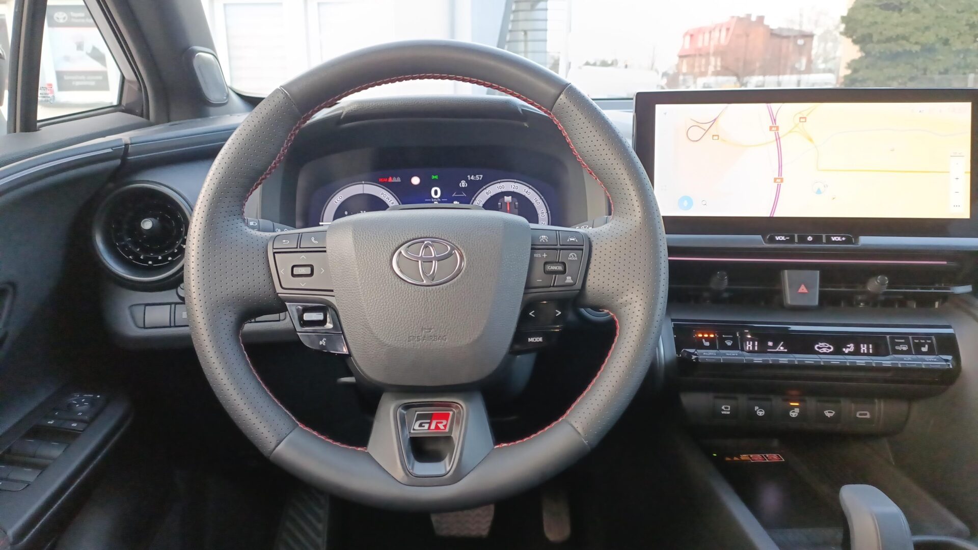 Toyota C-HR - zdjęcie 14