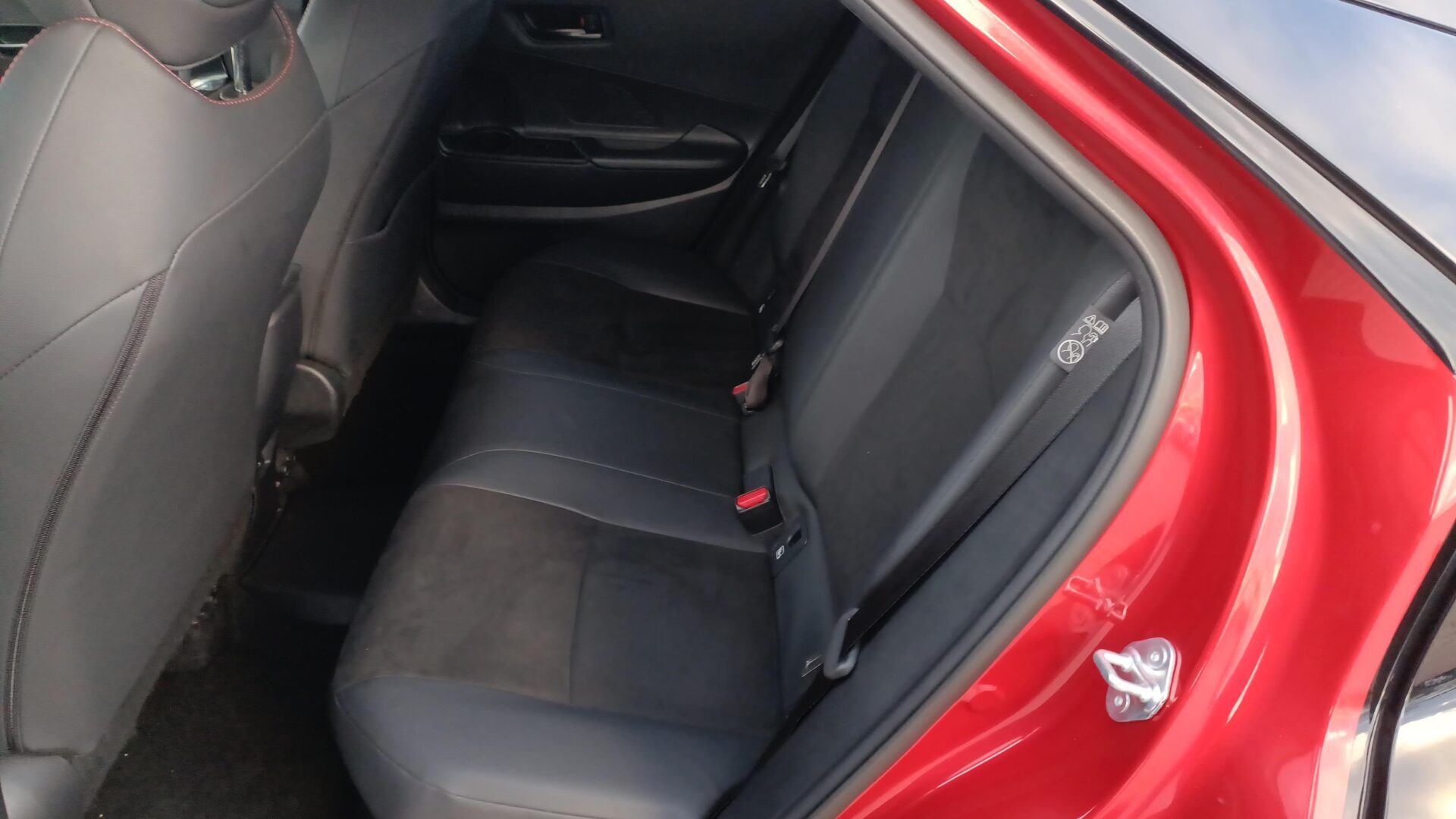 Toyota C-HR - zdjęcie 10