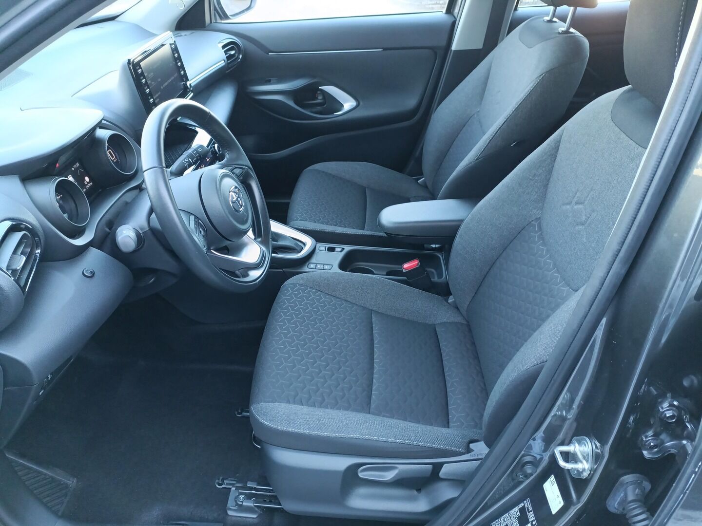 Toyota Yaris Cross - zdjęcie 9