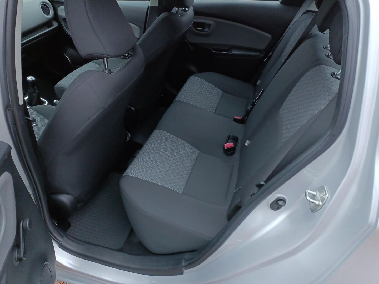 Toyota Yaris - zdjęcie 10