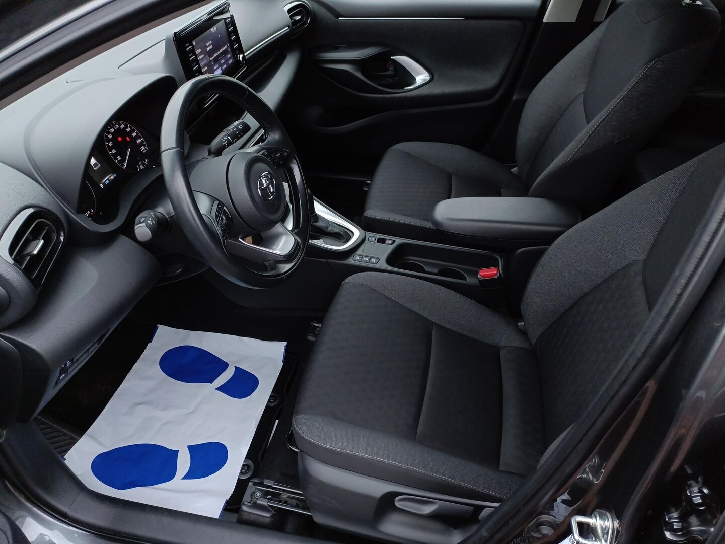 Toyota Yaris - zdjęcie 9