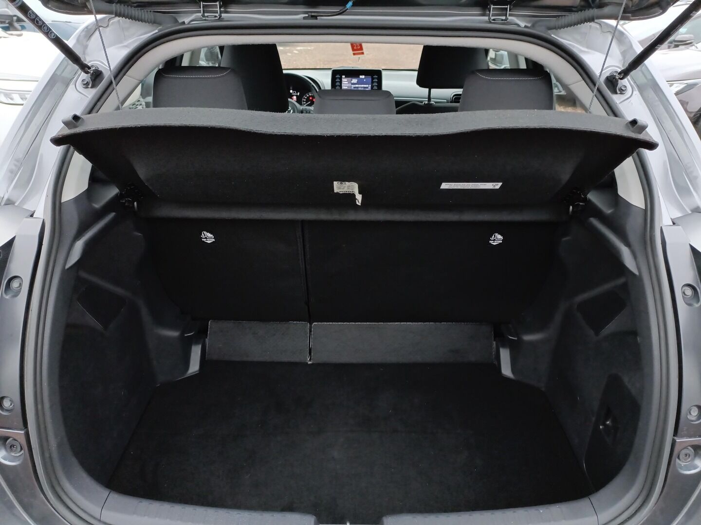 Toyota Yaris - zdjęcie 13