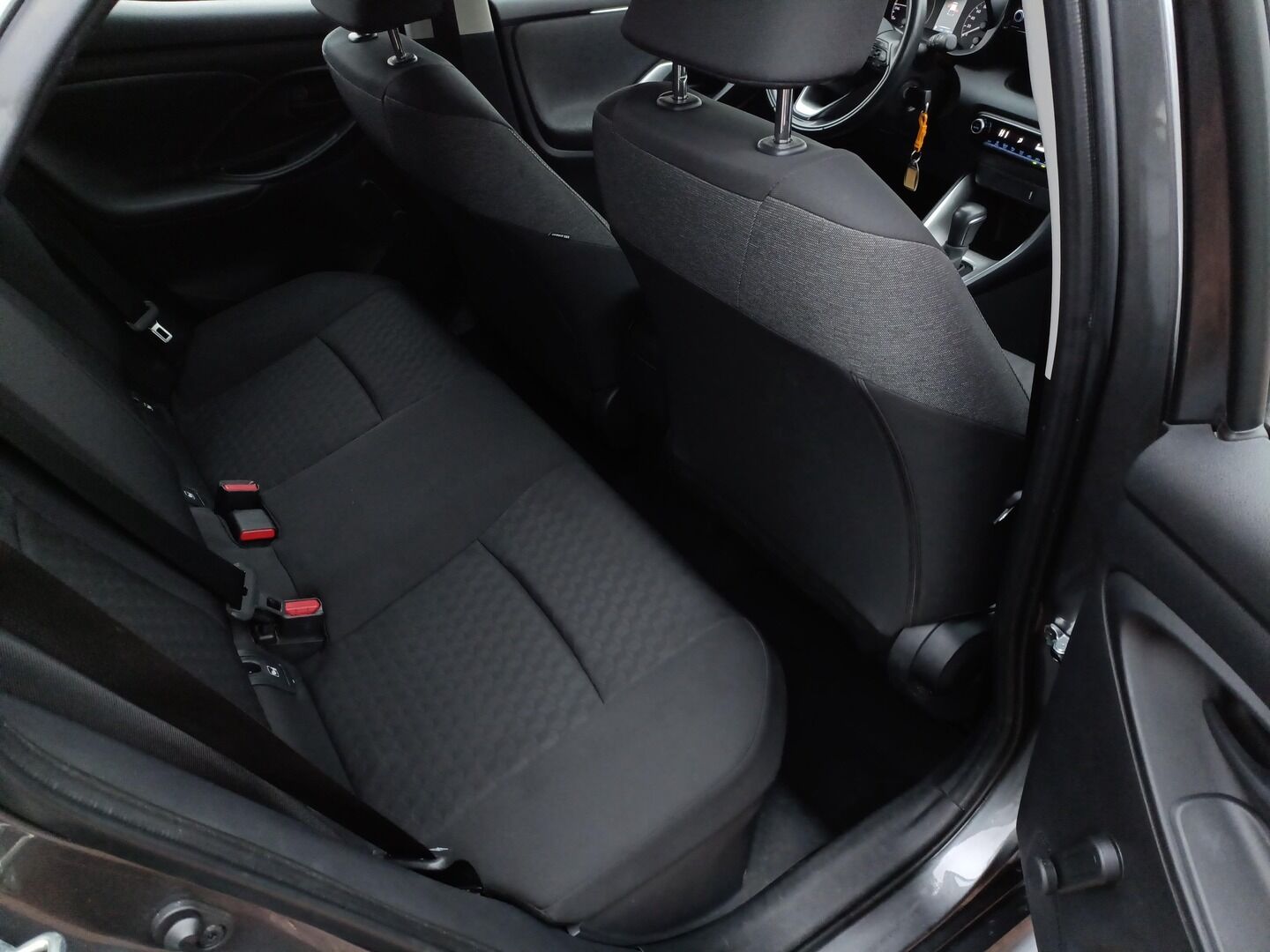 Toyota Yaris - zdjęcie 12