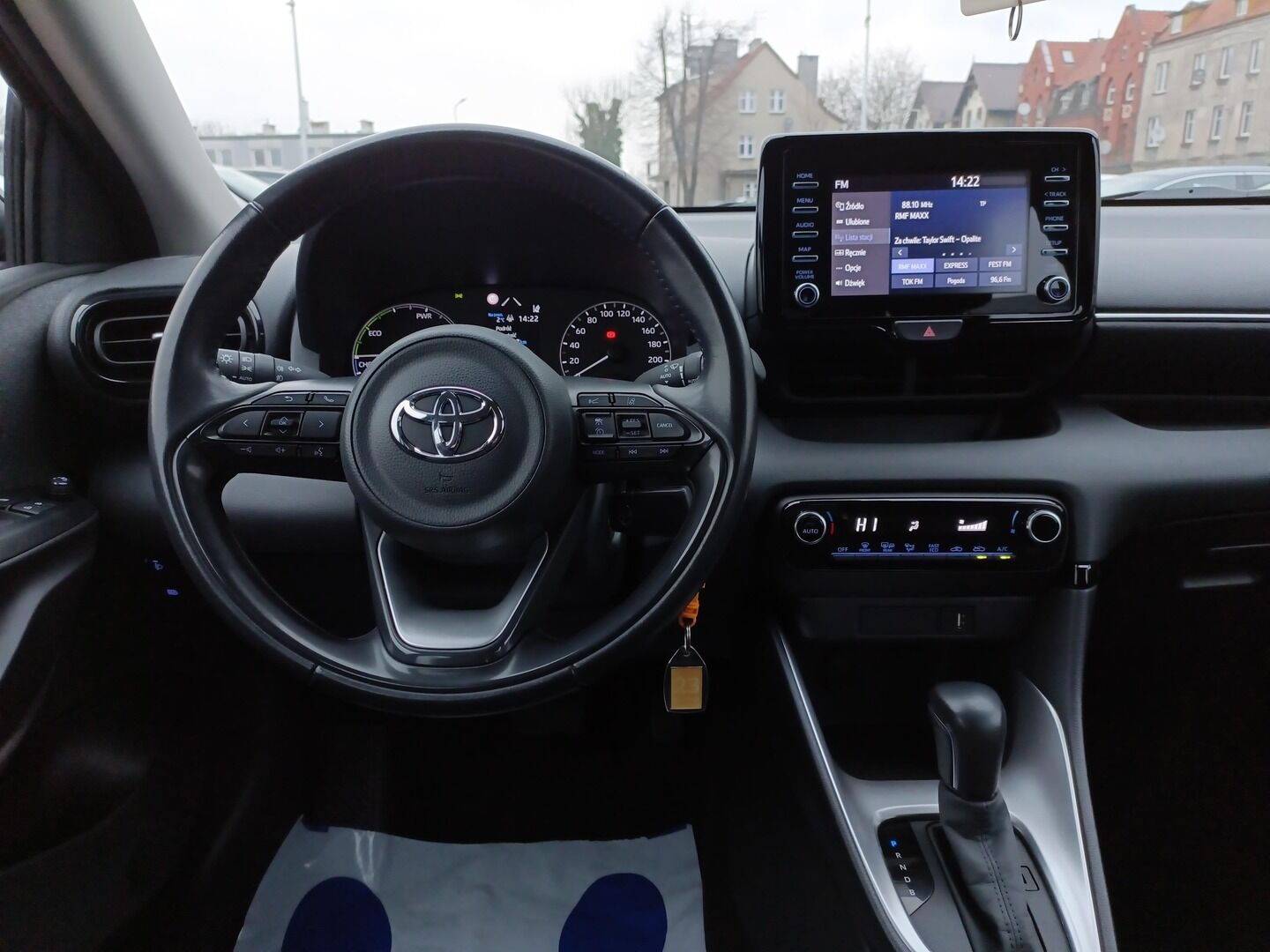 Toyota Yaris - zdjęcie 15