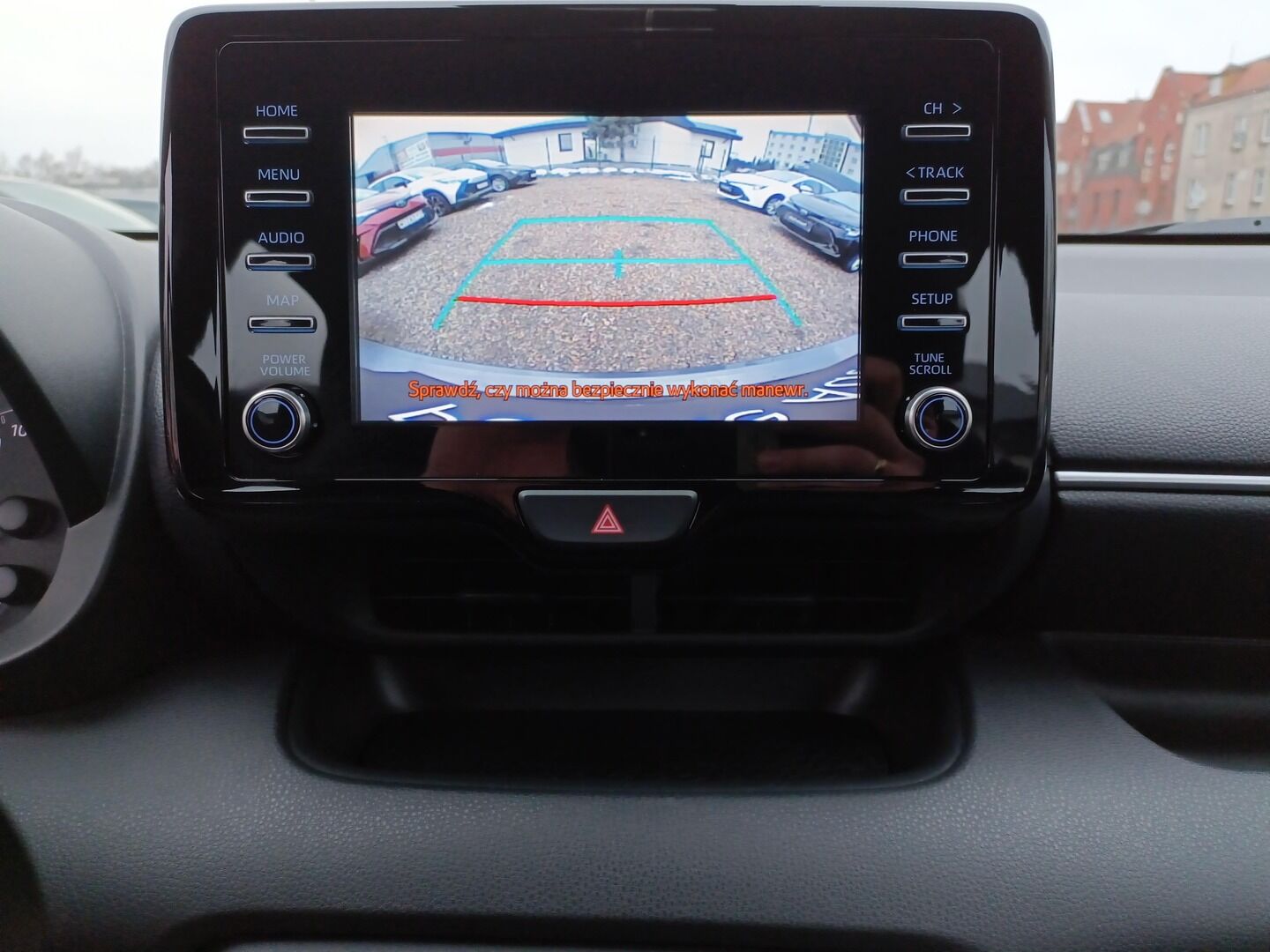 Toyota Yaris - zdjęcie 17