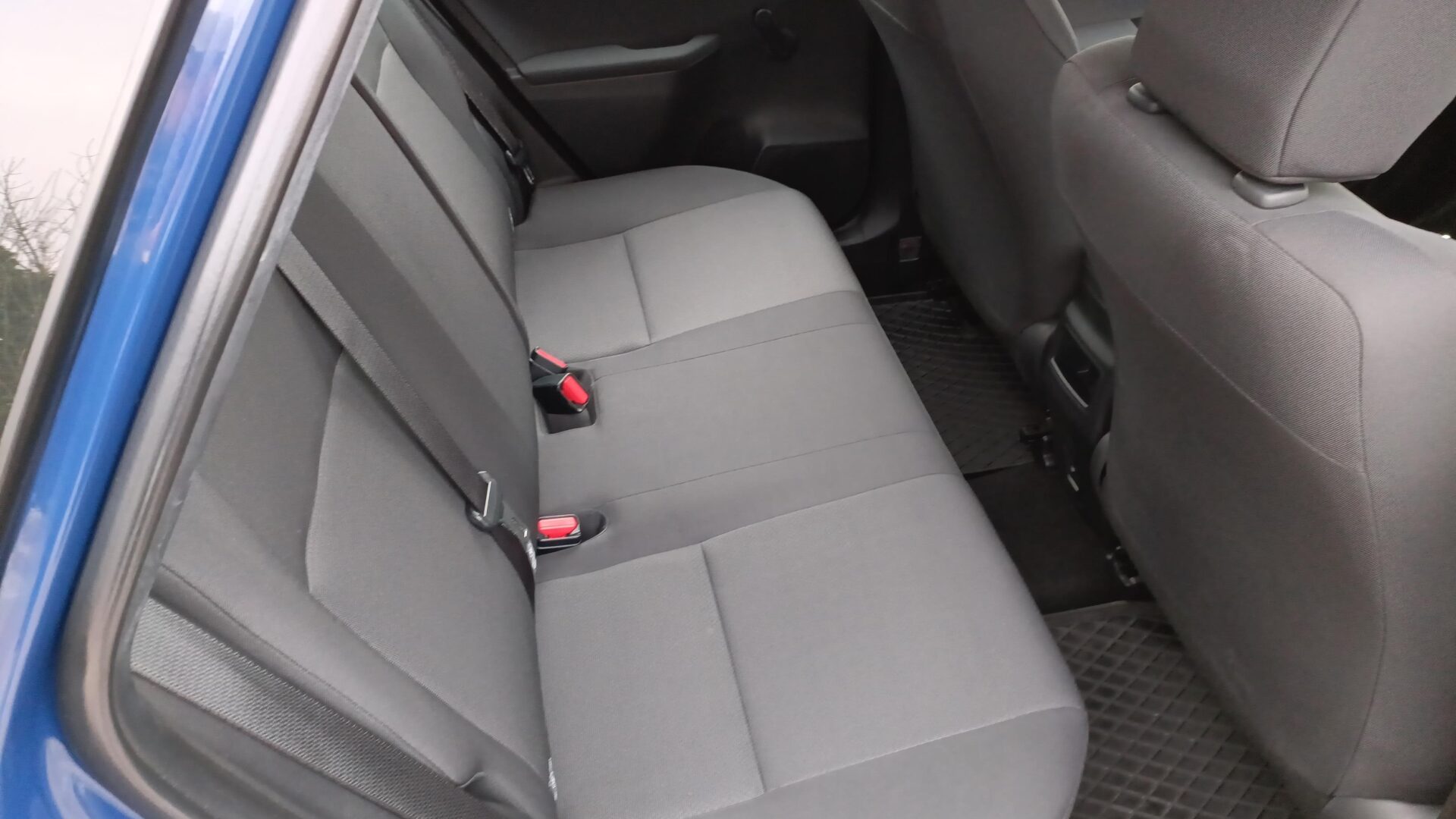 Toyota Auris - zdjęcie 13