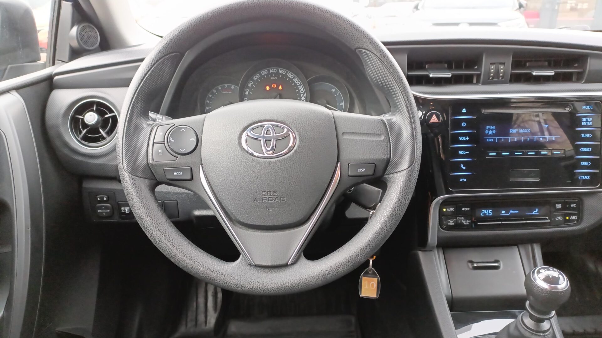 Toyota Auris - zdjęcie 14