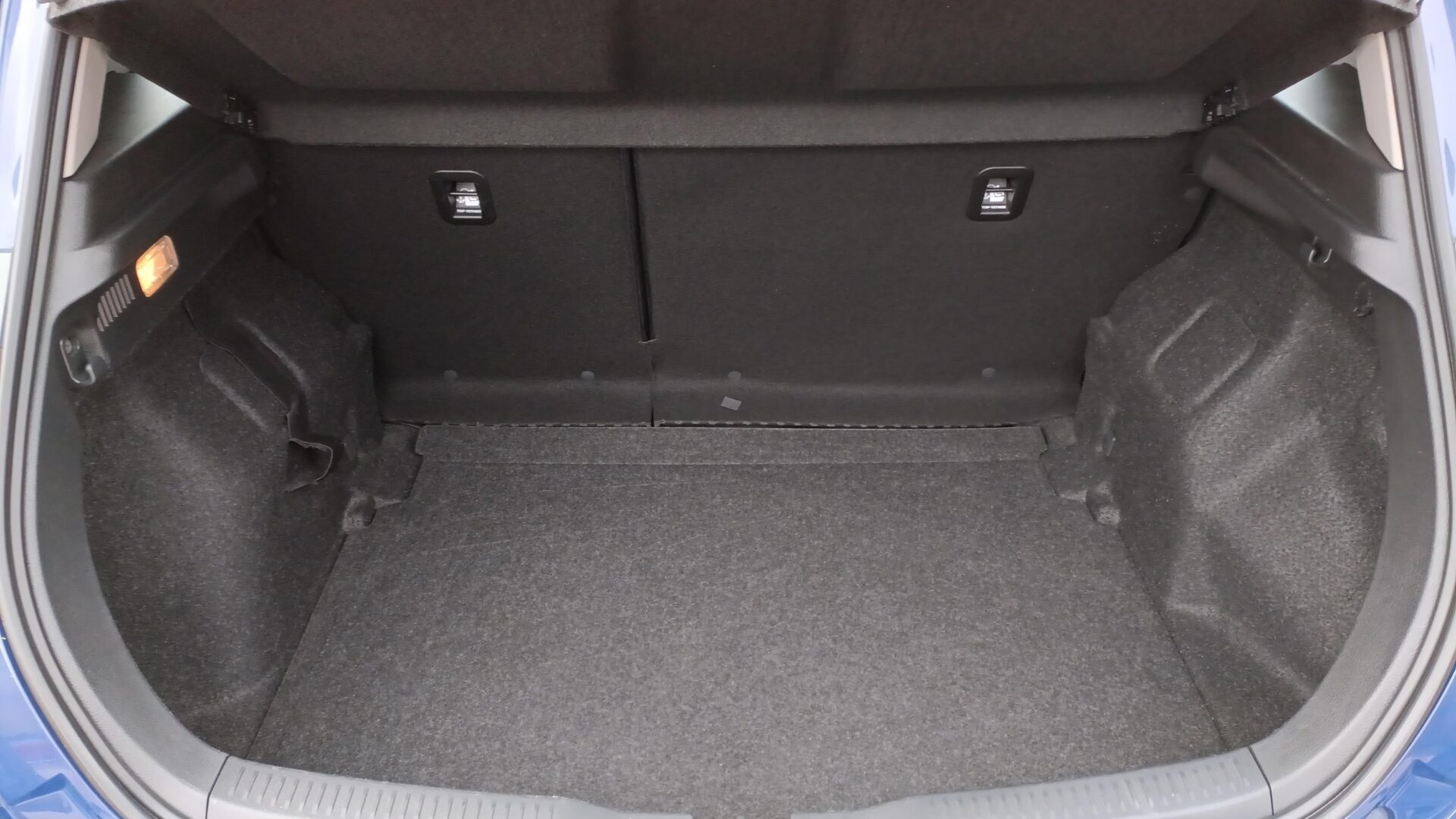 Toyota Auris - zdjęcie 18