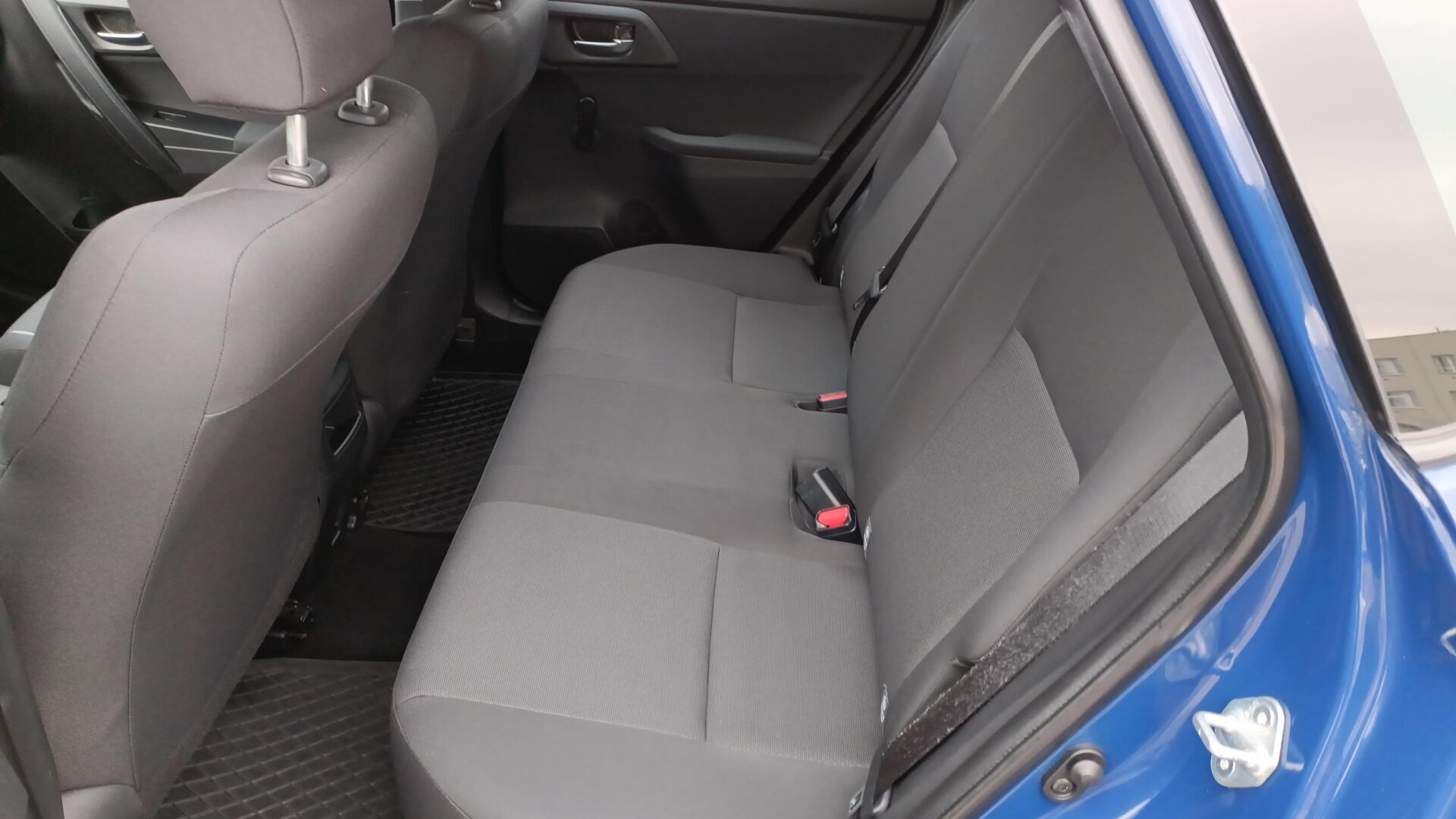 Toyota Auris - zdjęcie 11