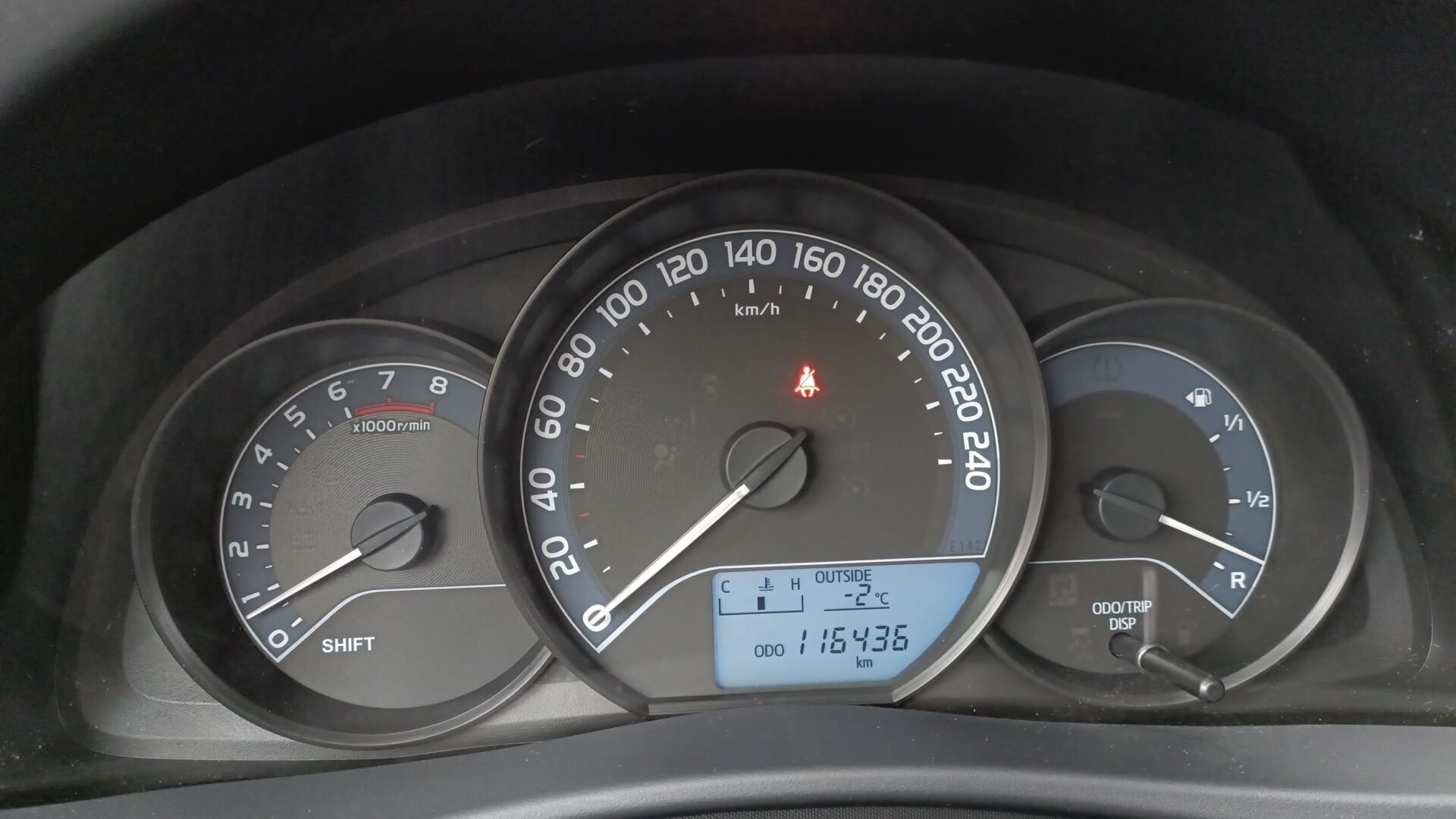 Toyota Auris - zdjęcie 16