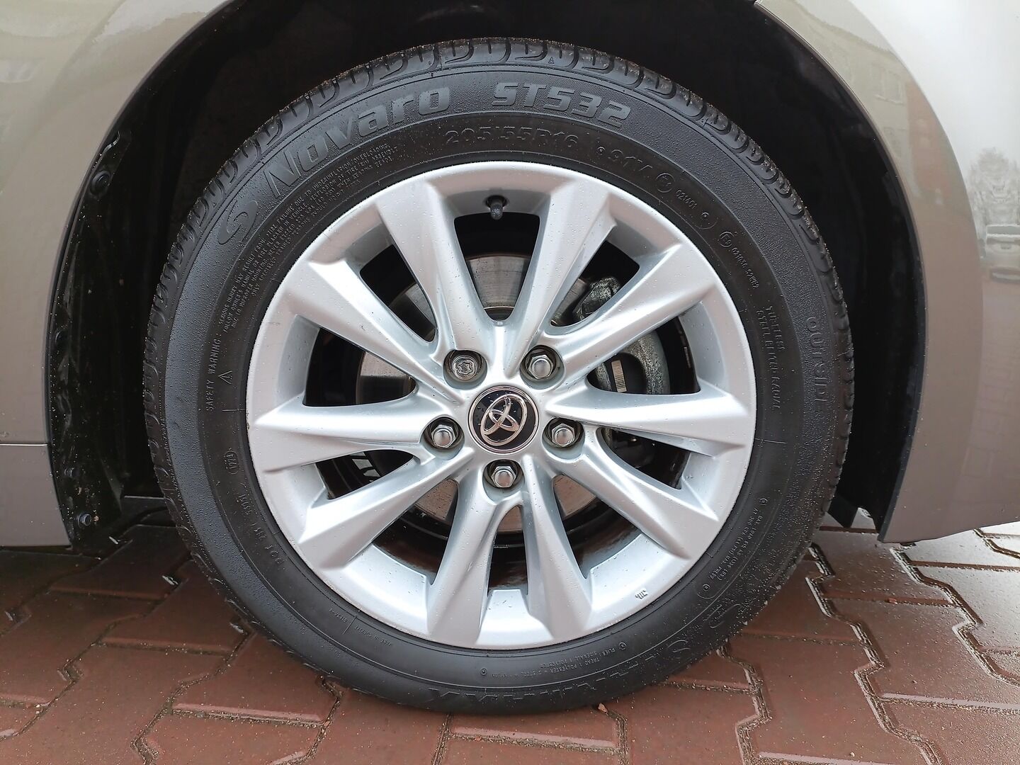 Toyota Corolla - zdjęcie 19