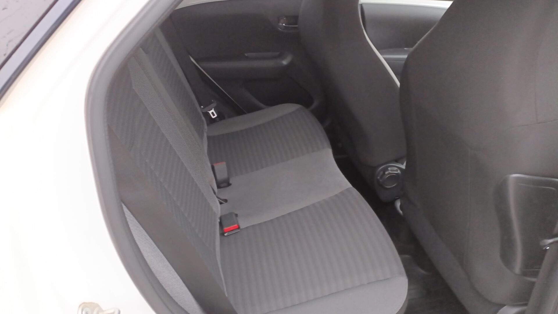 Toyota Aygo - zdjęcie 12