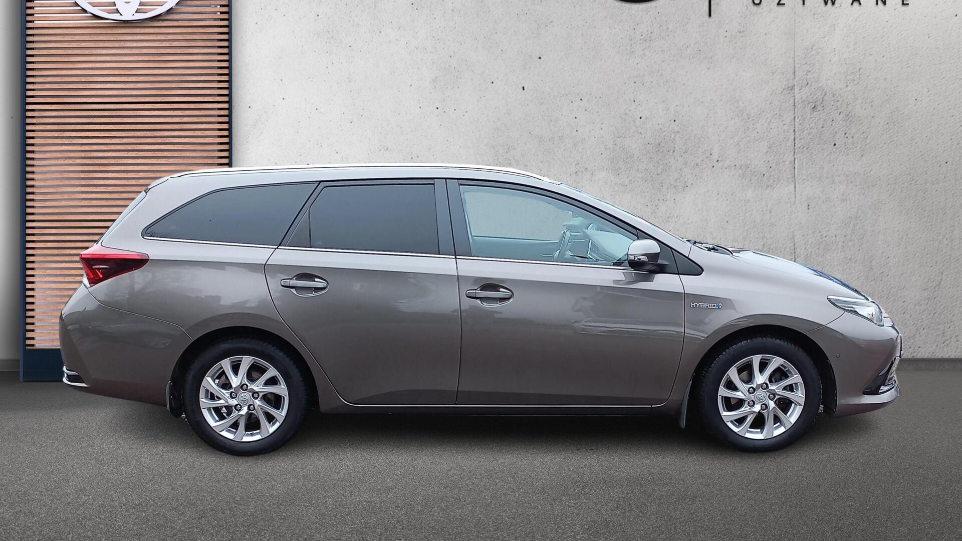 Toyota Auris - zdjęcie 6