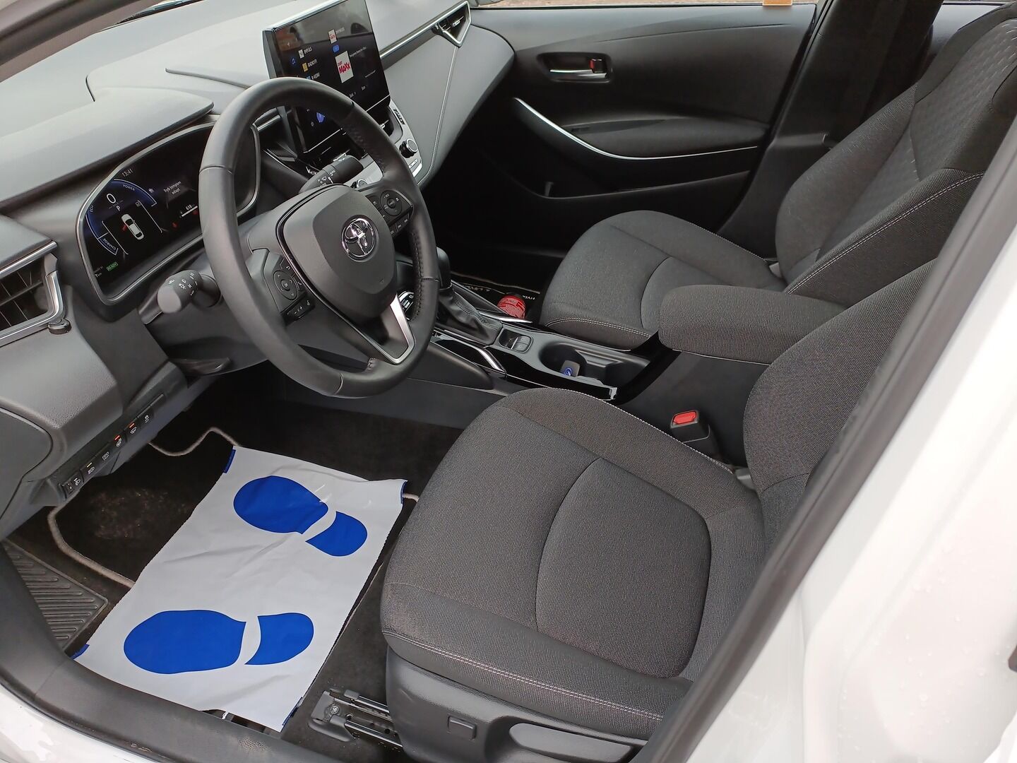 Toyota Corolla - zdjęcie 9