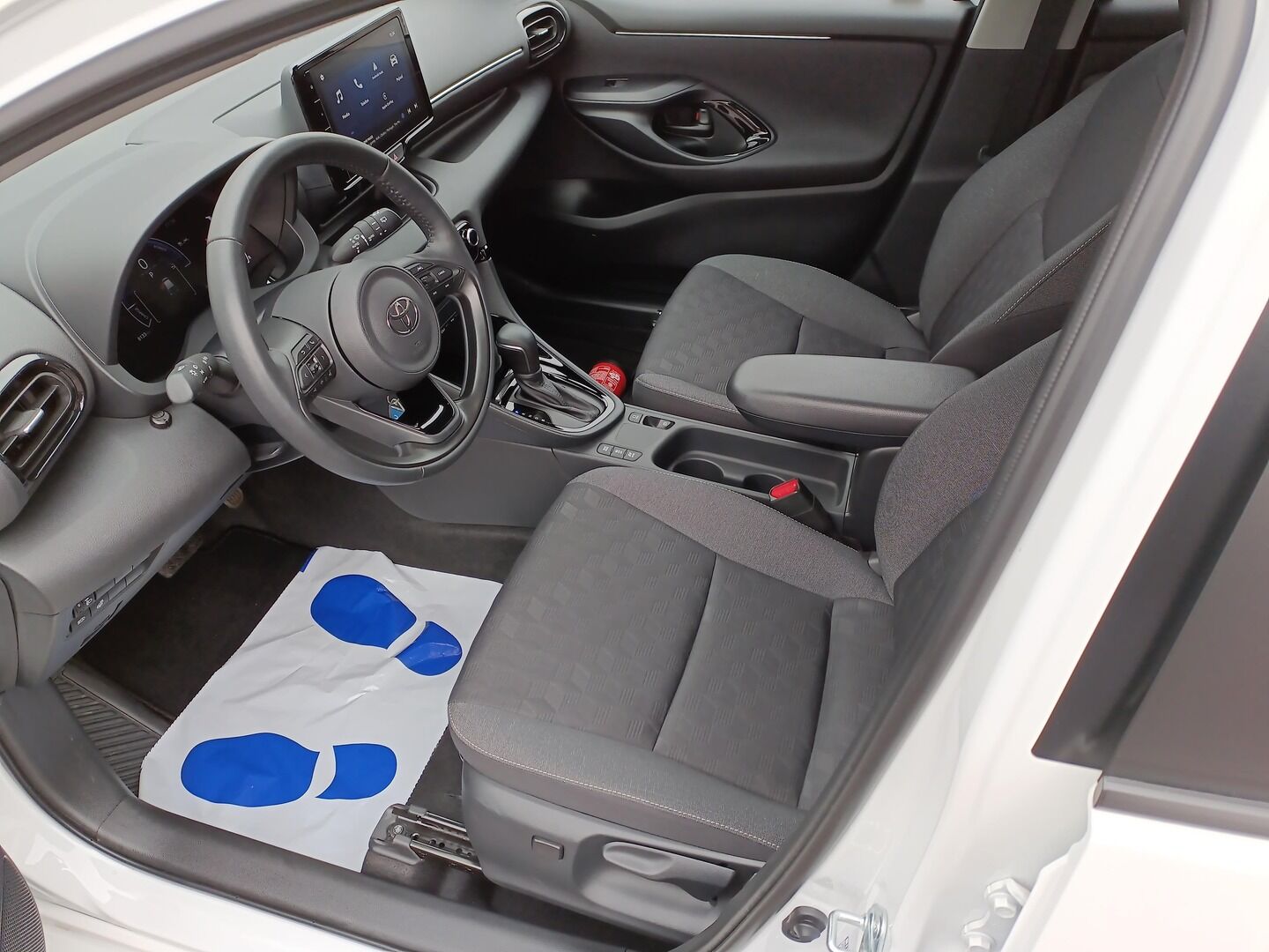 Toyota Yaris - zdjęcie 9