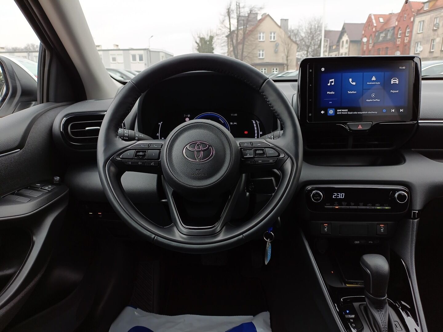 Toyota Yaris - zdjęcie 14