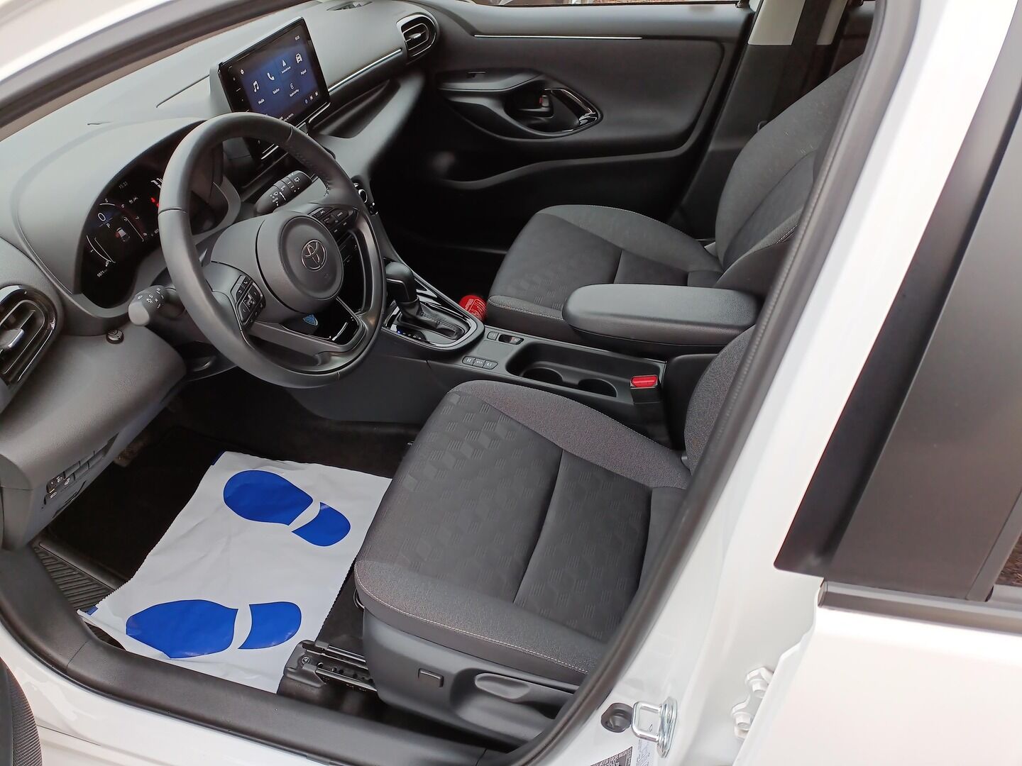 Toyota Yaris - zdjęcie 9