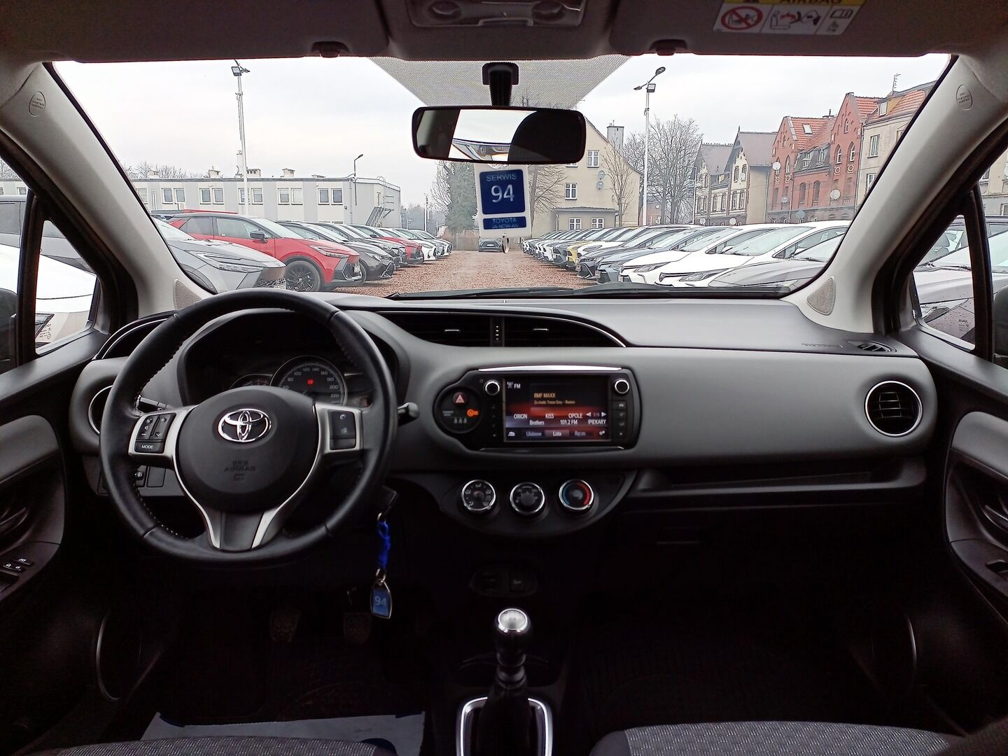 Toyota Yaris - zdjęcie 13