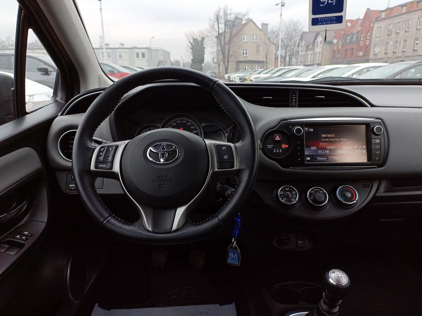 Toyota Yaris - zdjęcie 14