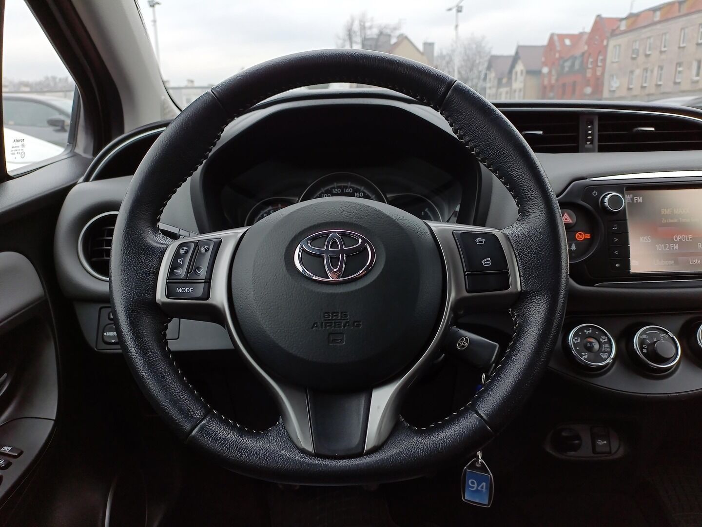 Toyota Yaris - zdjęcie 15