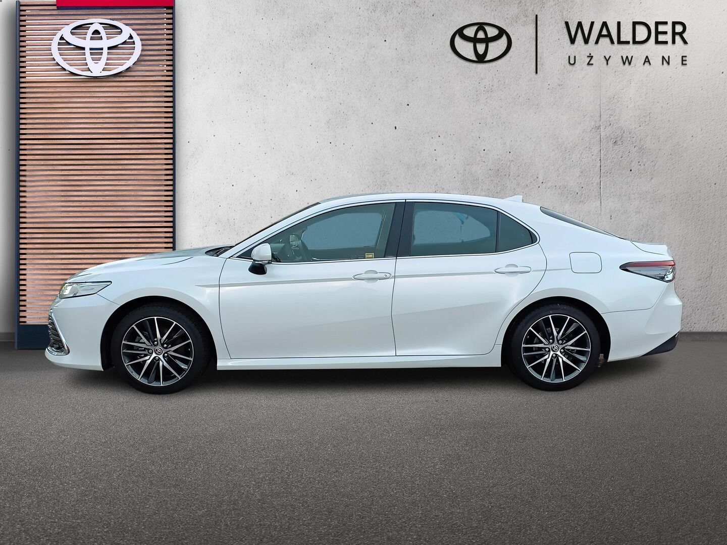 Toyota Camry - zdjęcie 2
