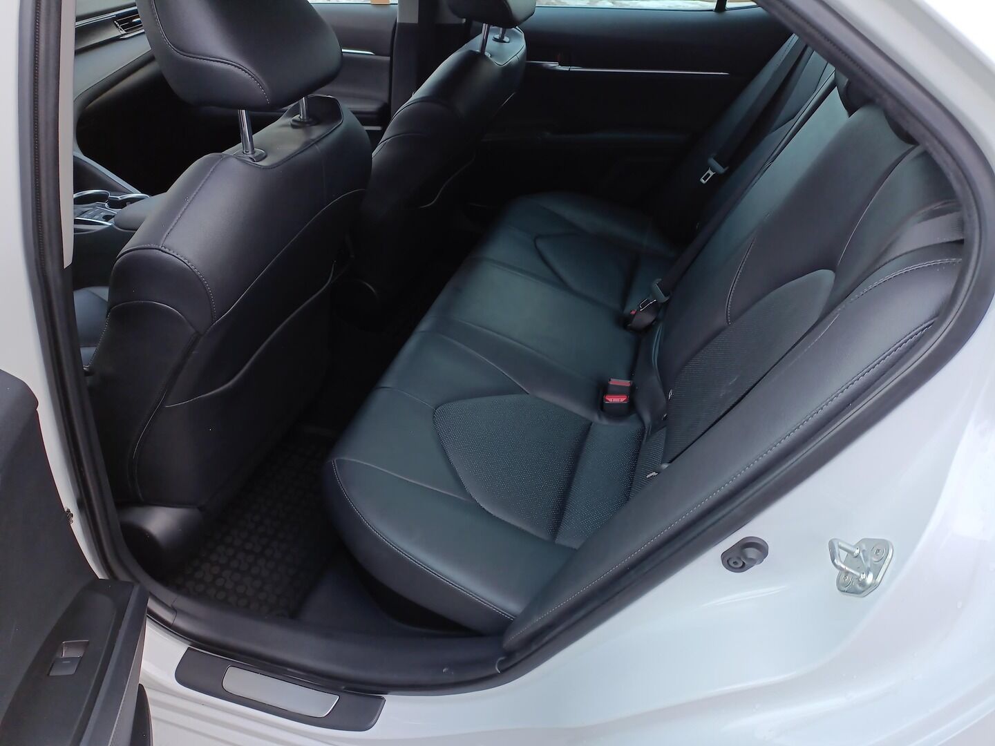 Toyota Camry - zdjęcie 10