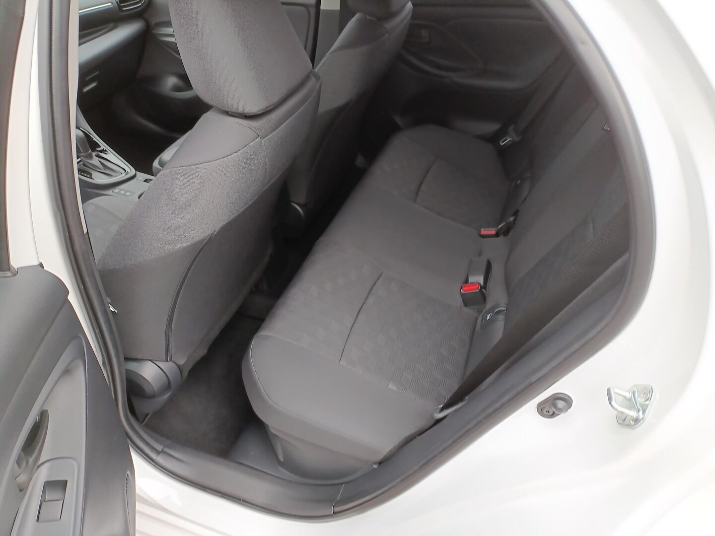 Toyota Yaris - zdjęcie 10