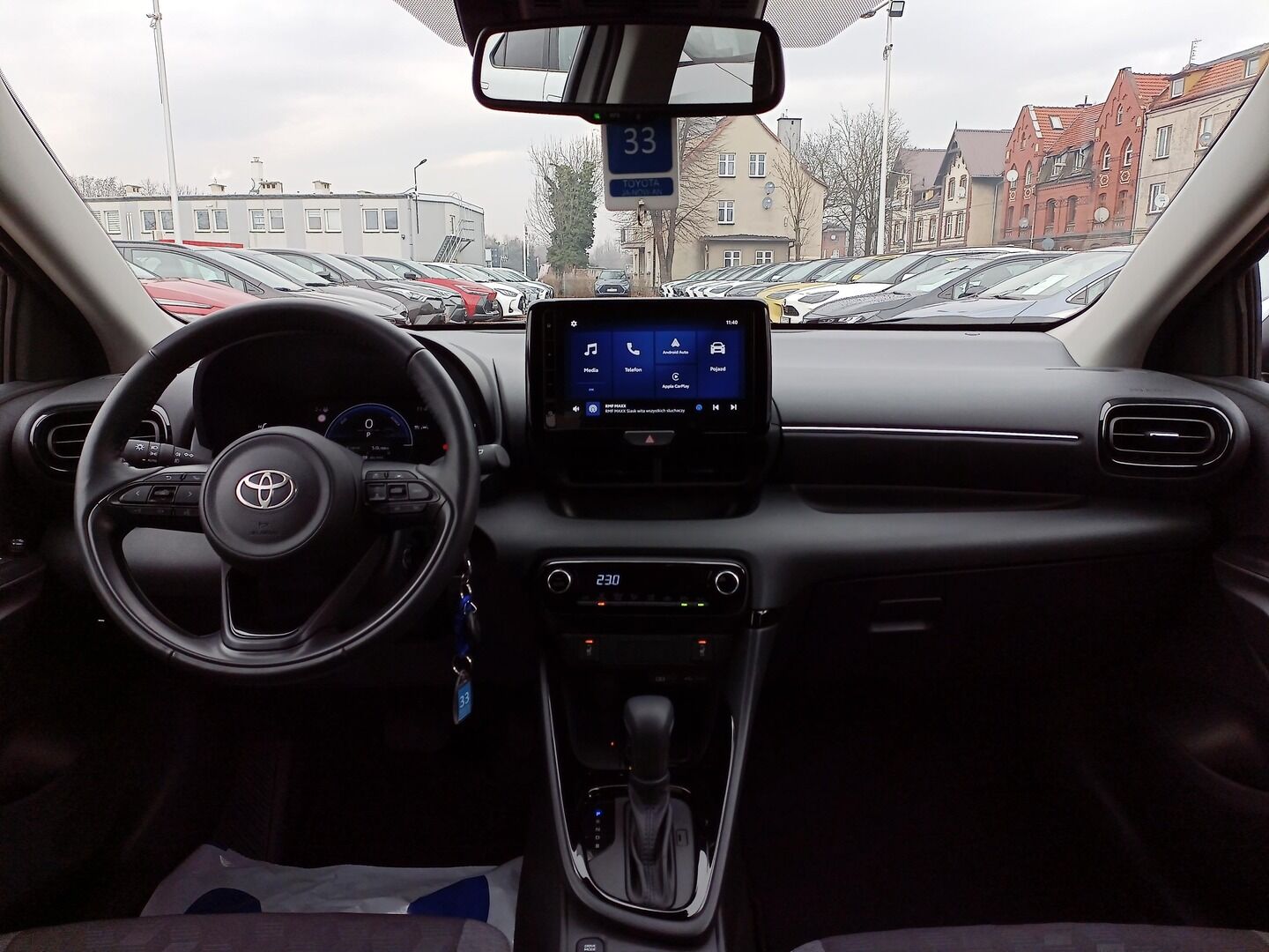 Toyota Yaris - zdjęcie 13