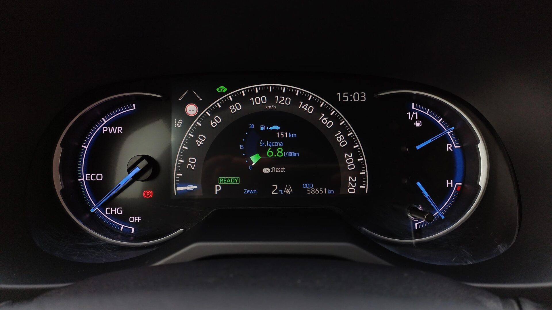 Toyota RAV4 - zdjęcie 16