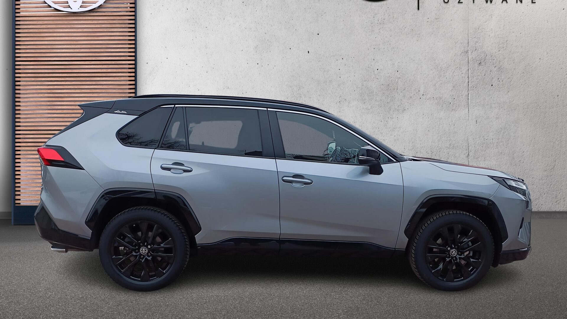 Toyota RAV4 - zdjęcie 4