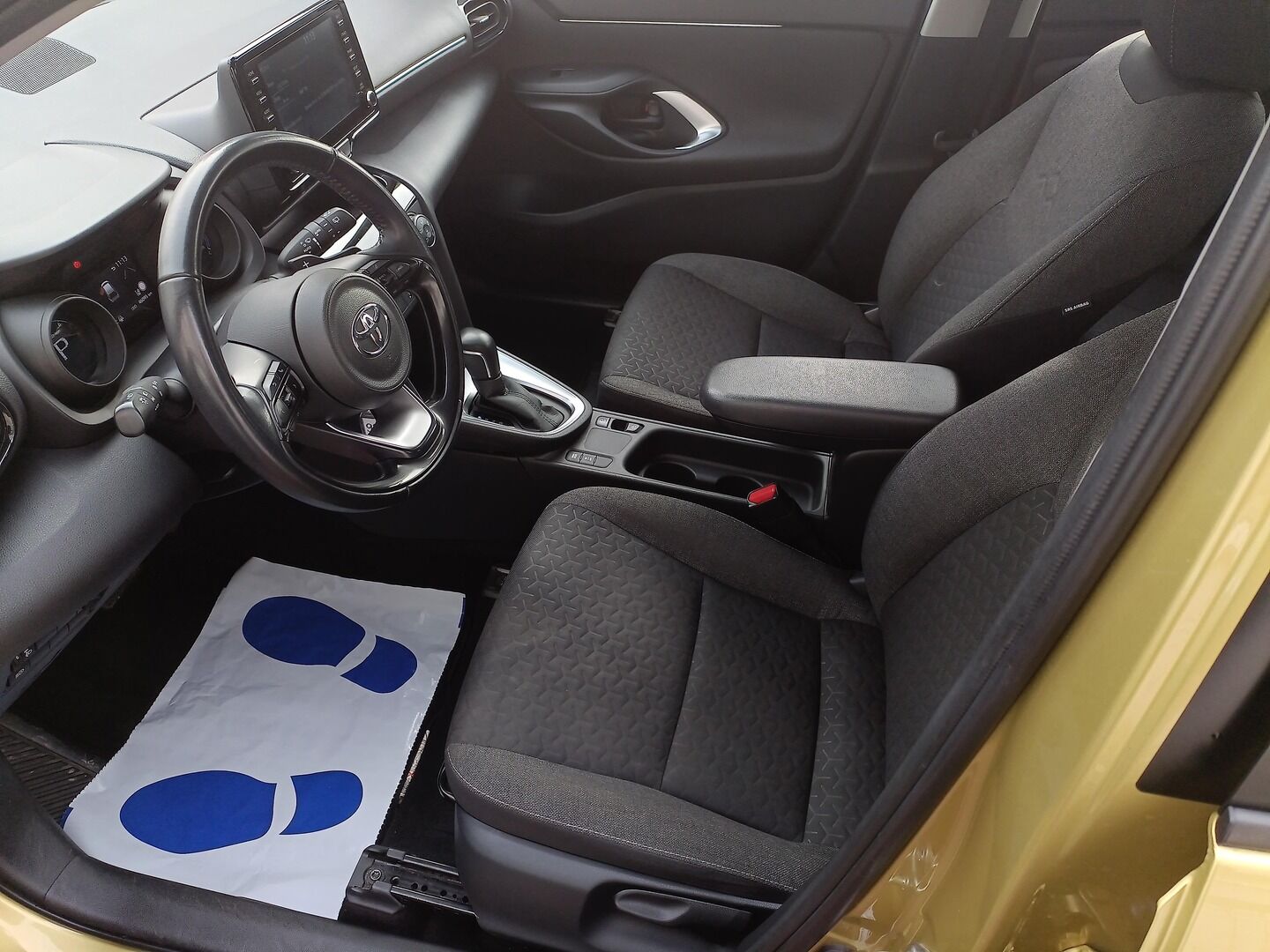 Toyota Yaris Cross - zdjęcie 9